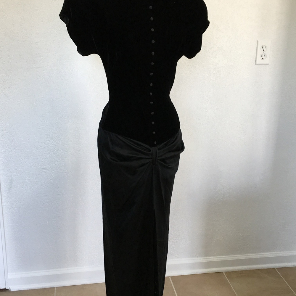 Vintage Basile Couture Red Carpet Velvet Gown - Picture 2 of 7